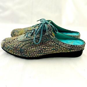 Joan Boyce~Artistic Shoe / Sparkle Slip On Mules